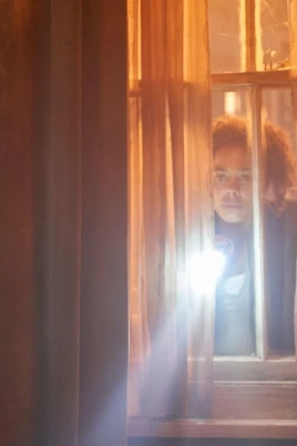 Nina Toussaint-White