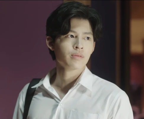 Pond Naravit Lertratkosum